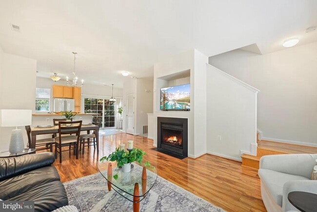 Primary Photo - 23110 Blackthorn Square