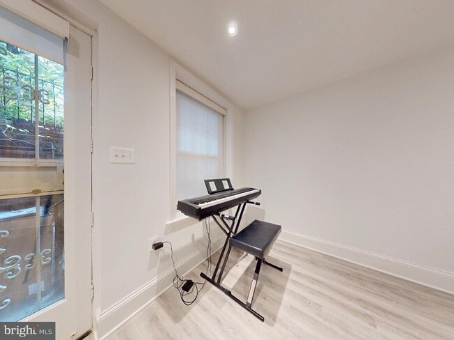 Building Photo - 1808 Riggs Pl NW