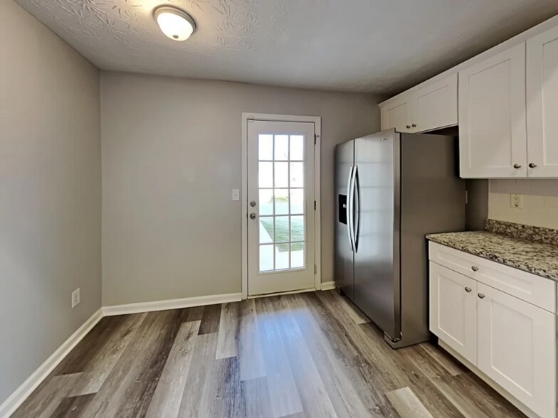 Building Photo - 18814 Mesa Oaks Dr