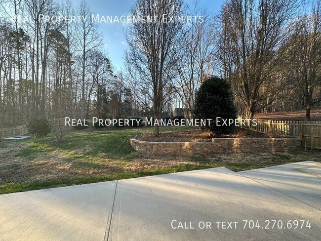 Building Photo - 8900 Hadco Ln