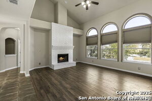 Building Photo - 419 Coyanosa Falls