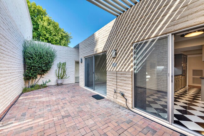 Building Photo - 7145 E McDonald Dr