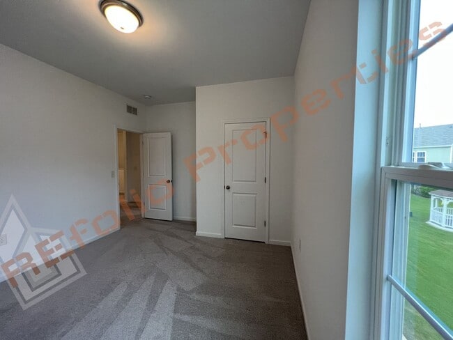 Building Photo - 1152 Epiphany Rd