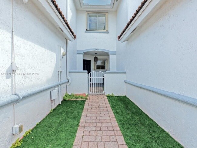 Building Photo - 11512 NW 48th Terrace