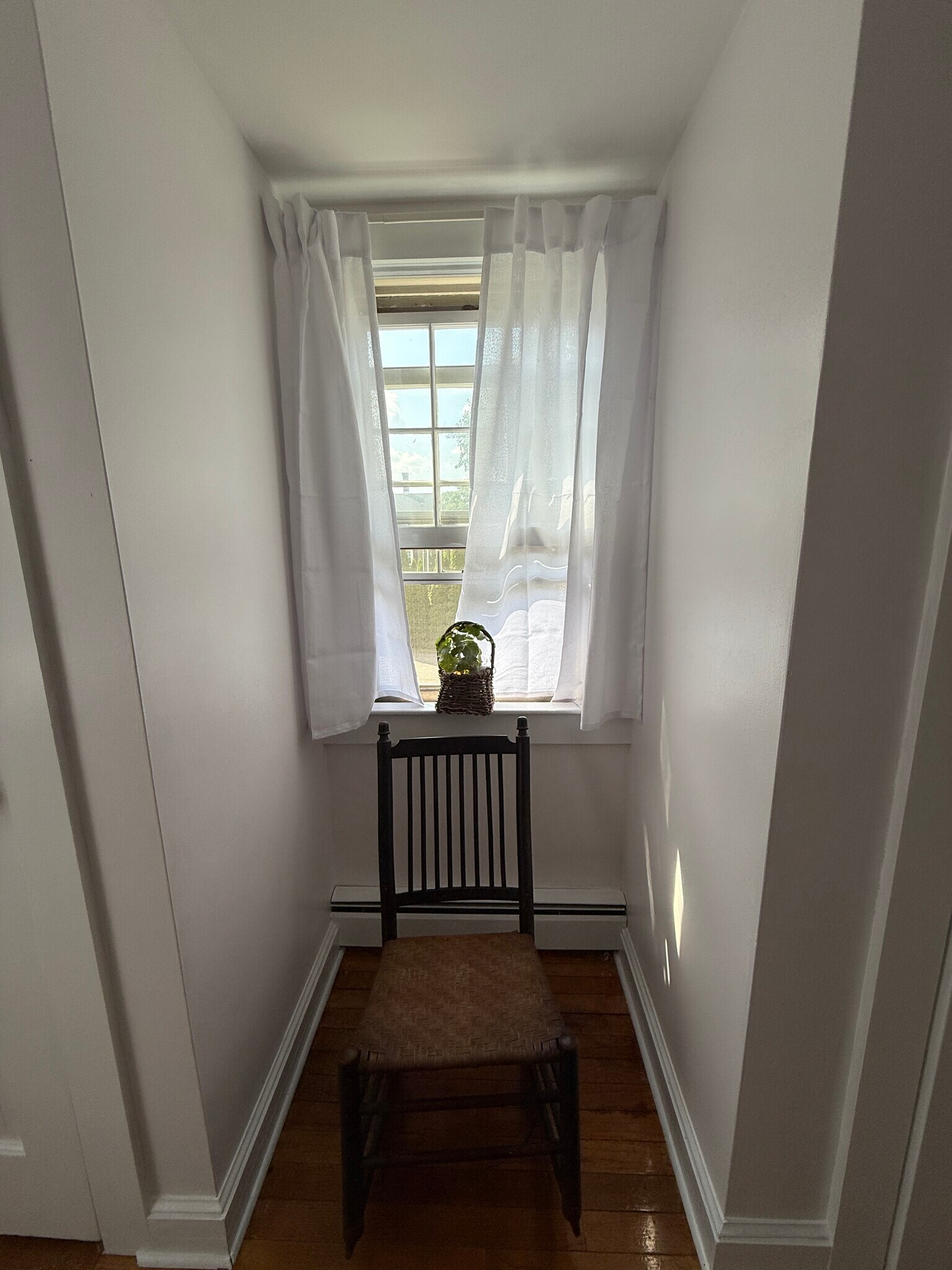 Nook with rocking chair for reading - 32 Meadow St