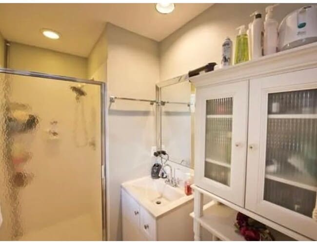 Building Photo - 56 Golf Club Dr