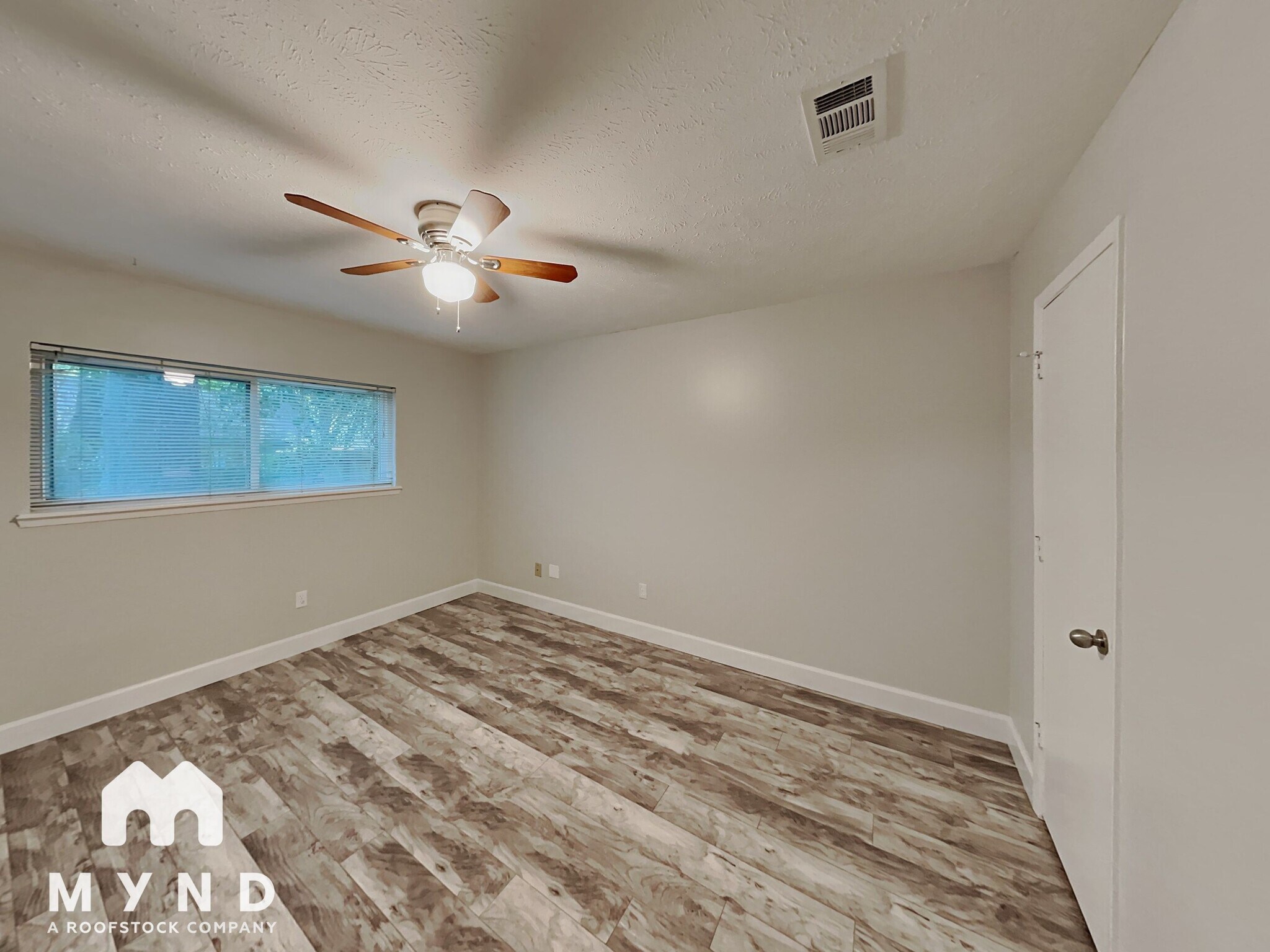 Building Photo - 61 S Circlewood Glen