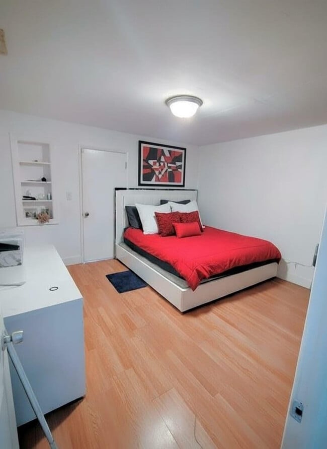 Building Photo - 6134 Buchanan St