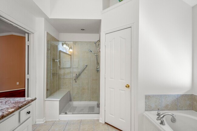 Building Photo - 15 Heron Hollow Ct