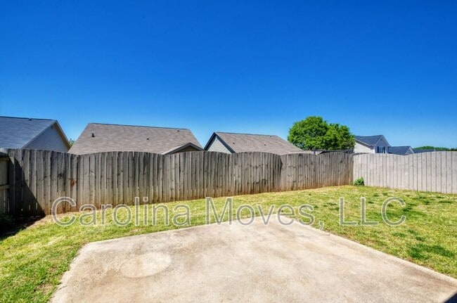Building Photo - 415 Aniken Cir