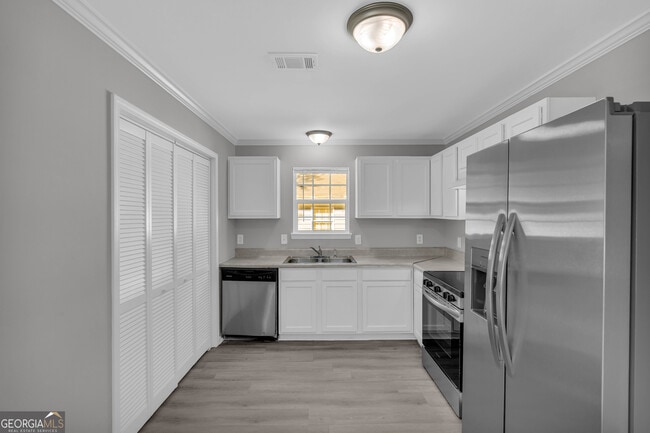 Building Photo - 1040 Thomasville Estates Dr SE