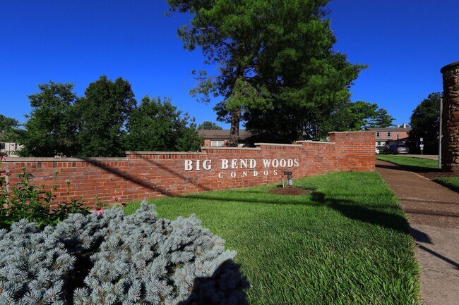 Building Photo - Spacious 3-Bedroom Attached Villa with Finished Basement & Private Fenced Yard!
