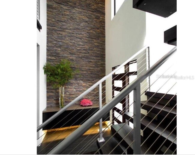 Building Photo - 356 Bayview Dr NE