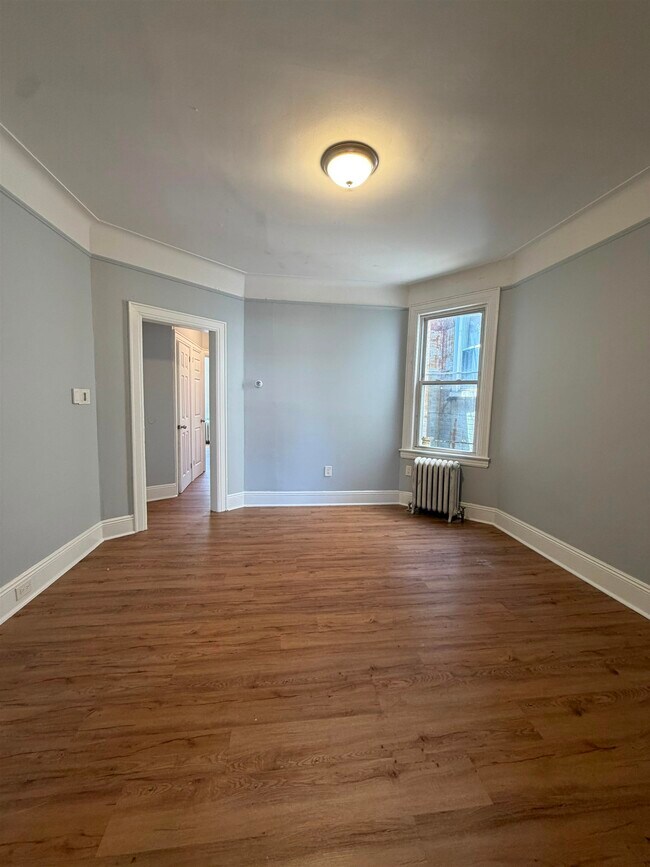 Building Photo - 39 64th St