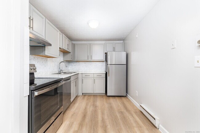 Building Photo - 949 Pleasant Valley Rd