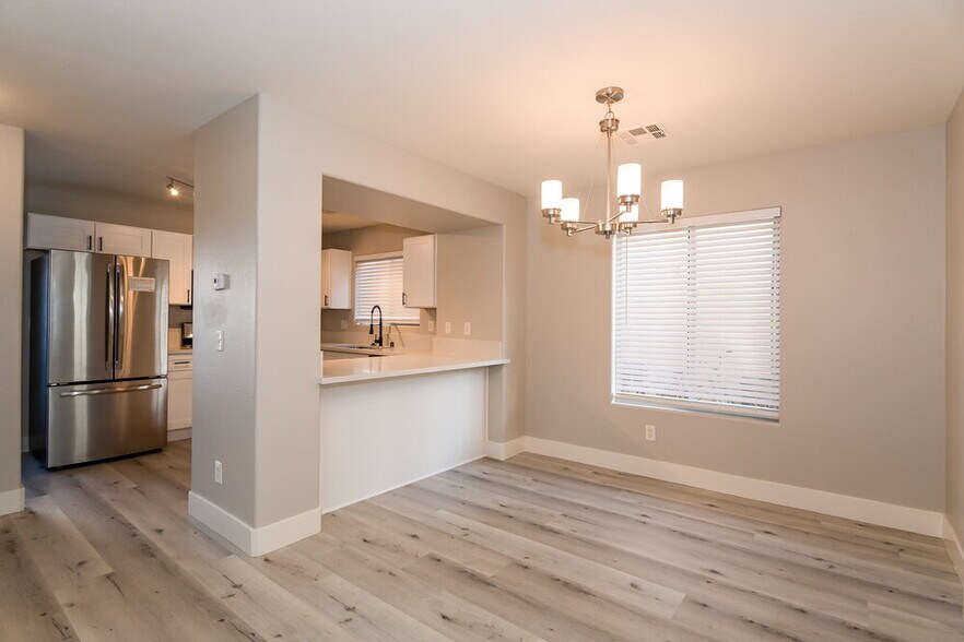 Building Photo - 6002 Aripeka St