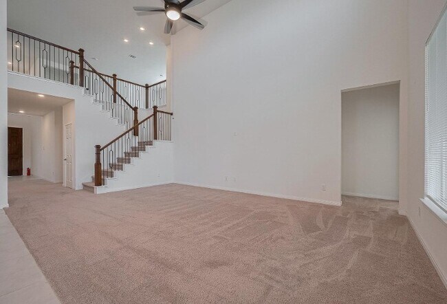 Building Photo - 5815 Texas Sage Dr