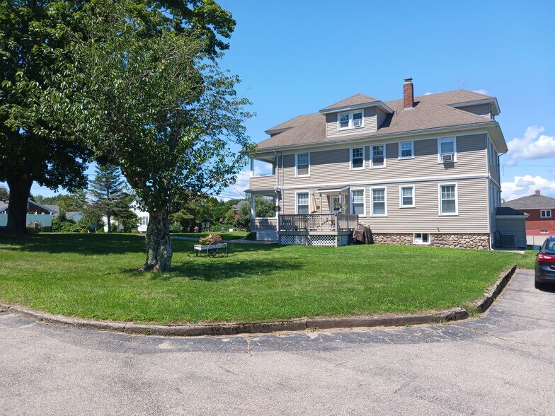 Building Photo - 125 Tower St