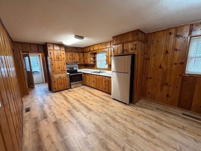 Building Photo - Charming 3 Bed 1 Bath Home in Woodbury