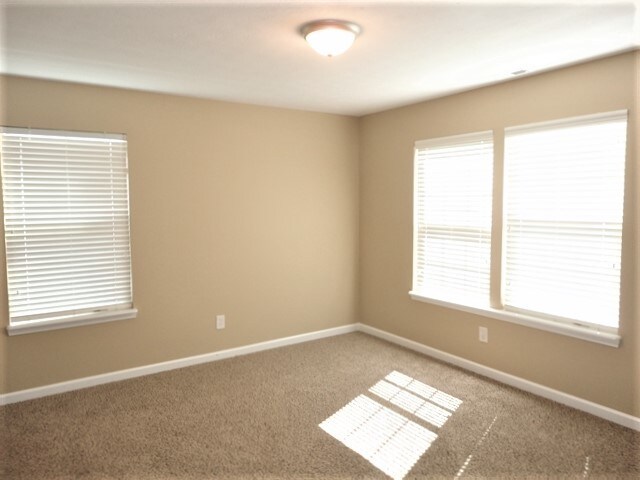 Building Photo - 5780 W Port Dr