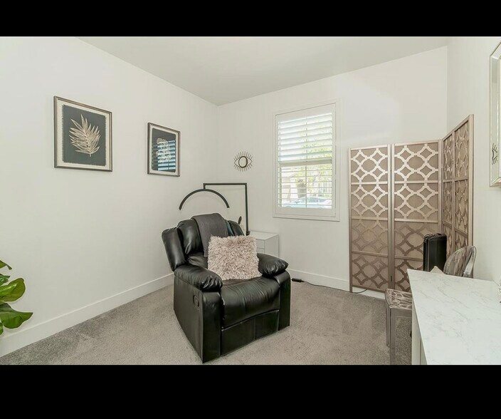 Building Photo - 4254 Oak Knoll Rd