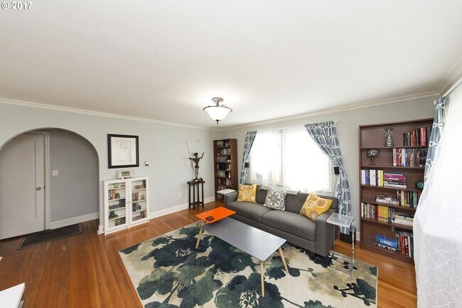 Building Photo - 4544 NE 95th Ave