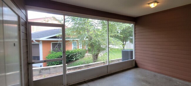 Building Photo - Charming 2/2 townhouse in Eagle Trace