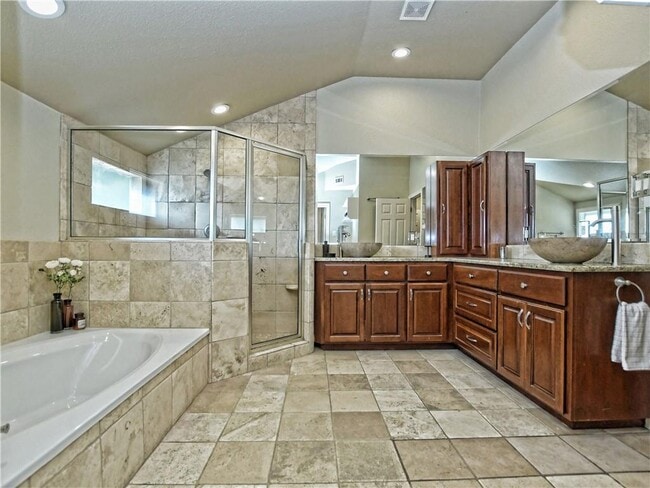 Building Photo - 8123 Forest Mesa Dr