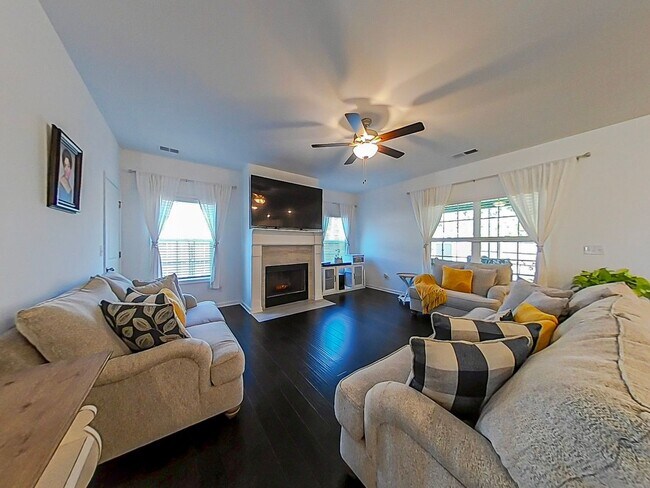 Building Photo - 5 Bedroom Home in Columbia County!