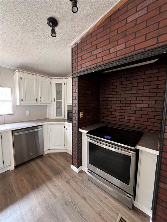 Building Photo - 465 Redwood Dr