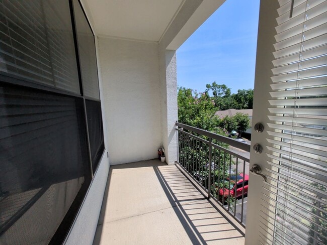 Building Photo - 2-Bed/2-Bath in Green Hills/Hillsboro Village