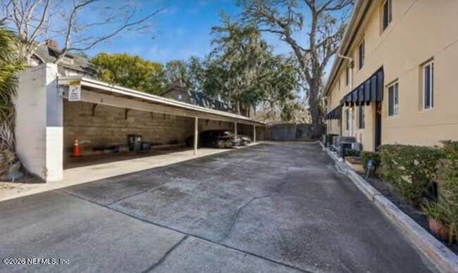 Building Photo - 2159 Riverside Ave