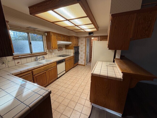 Building Photo - 3 Bedroom | 2 Bathroom | Single-Family Home in Sacramento