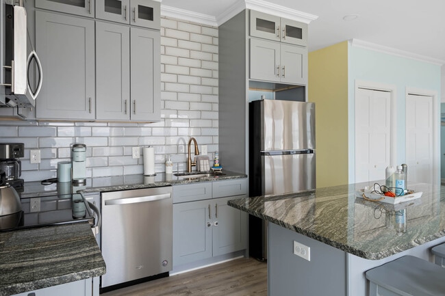Building Photo - 29331 Clifton Shores Dr