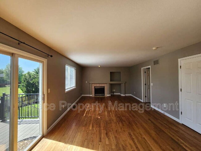 Building Photo - 553 Arbor Dr