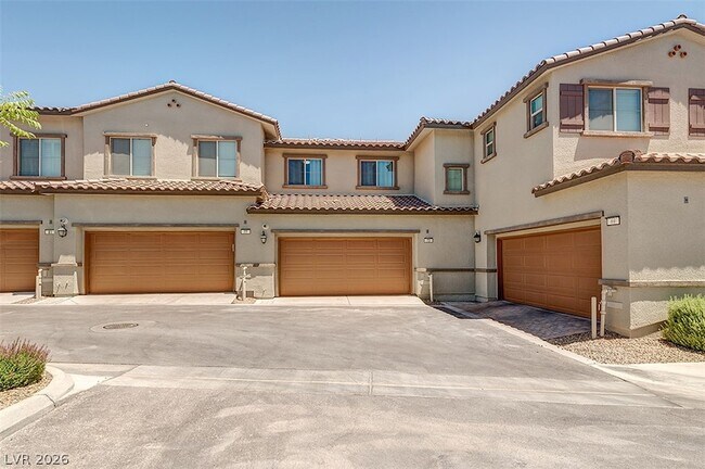 Building Photo - 73 Alamere Falls Dr