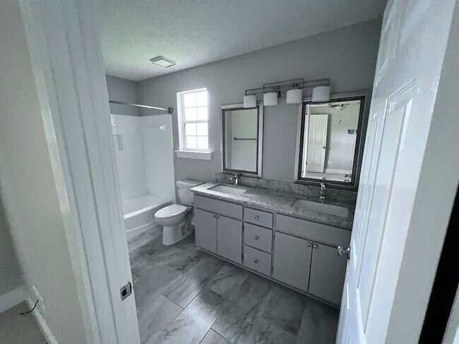 Building Photo - 8311 Hunters Ridge Trail