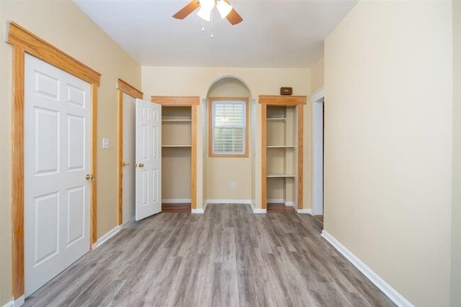 Building Photo - 13 E 52nd St