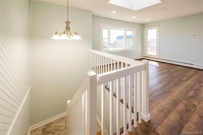 Building Photo - 869 Beach St