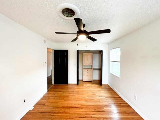 Building Photo - Available Now!!!! Gorgeous 3 bedroom, 2 bath, 2 car garage home. Beautiful wood look flooring. Sp...