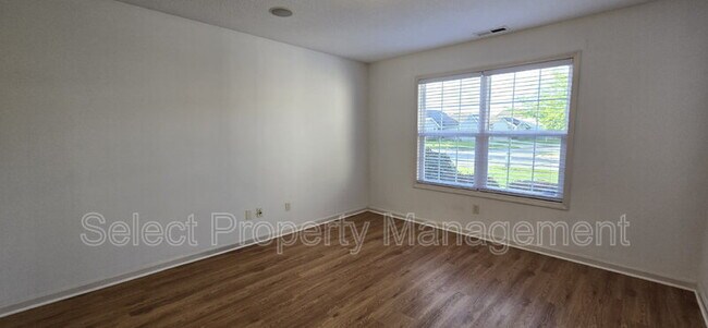 Building Photo - 9121 Brickshire Pkwy