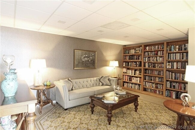 Building Photo - 2800 E Sunrise Blvd