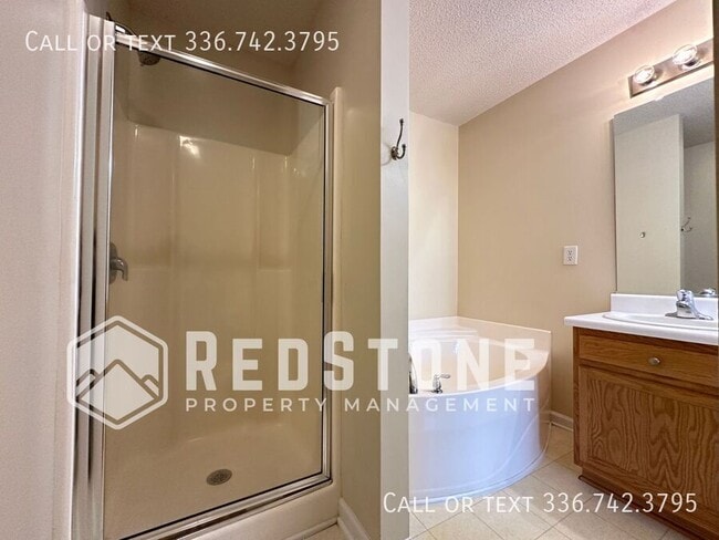 Building Photo - 610 Thistle Dr