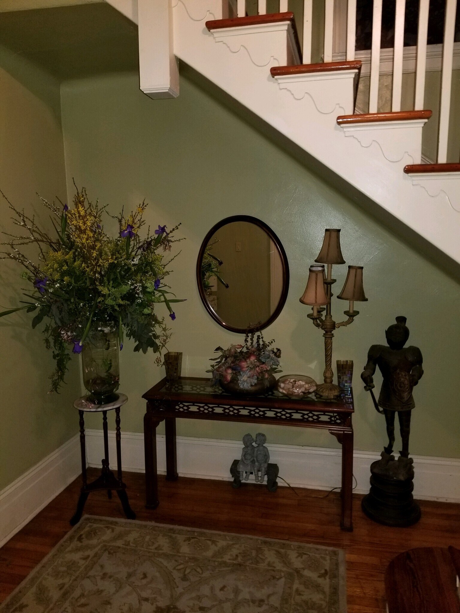 Foyer - 2231 Marengo St