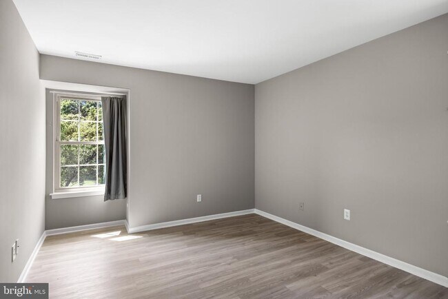 Building Photo - 319 Tavistock Rd