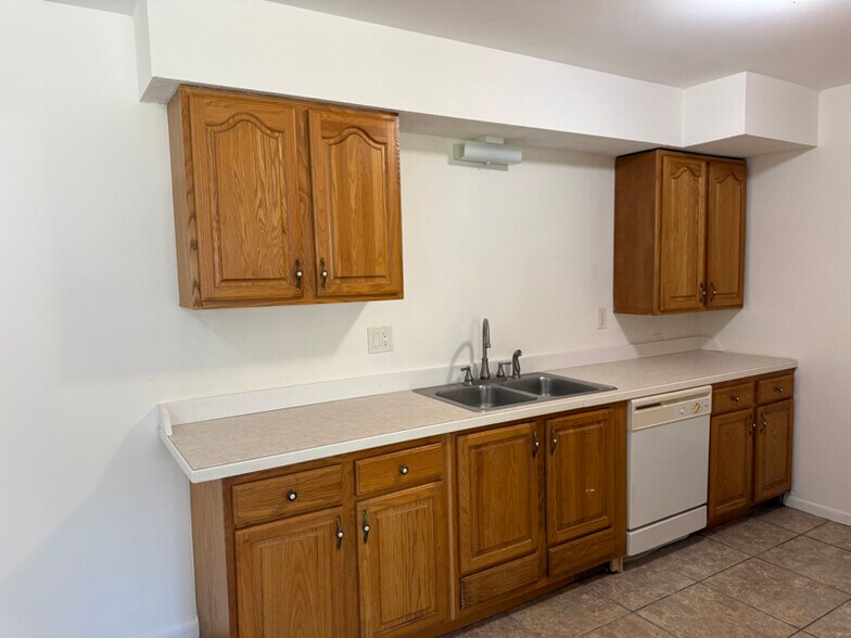 Building Photo - 323 N Lochview Terrace