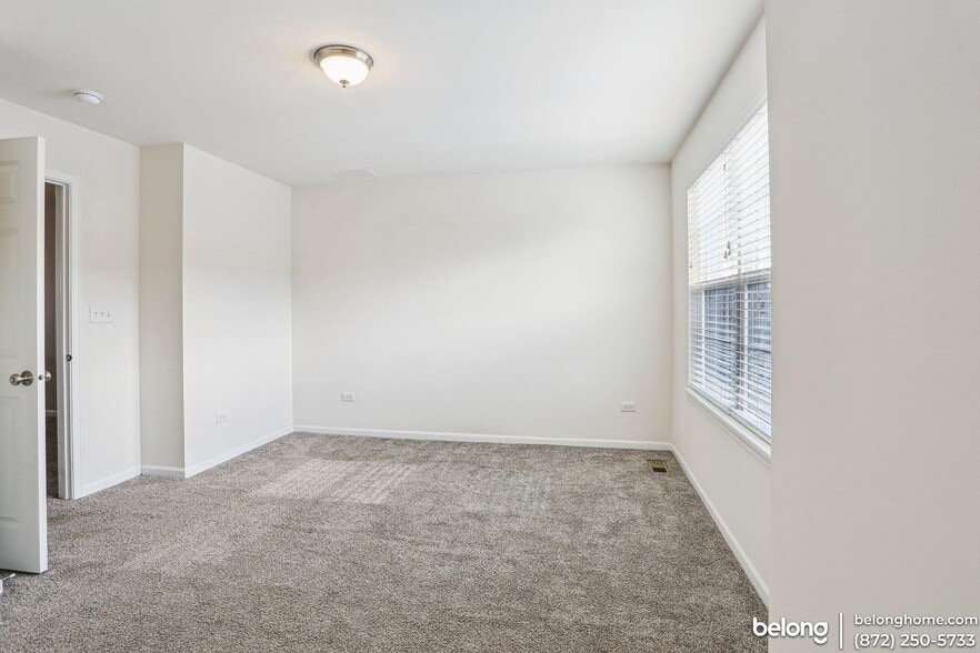 Building Photo - 2909 Madison Dr