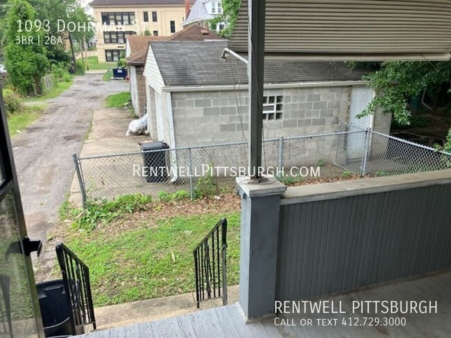 Building Photo - 1093 Dohrman St