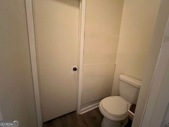 Building Photo - 7560 Taylor Rd