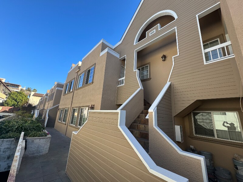 Building Photo - 1316 N Columbus Ave